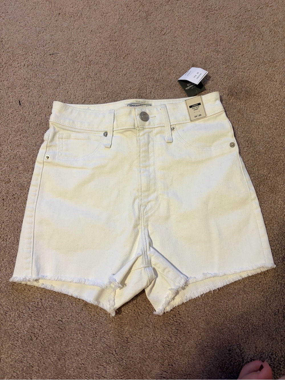 🍁 ABERCROMBIE & FITCH - Size 24 NWT White Shorts